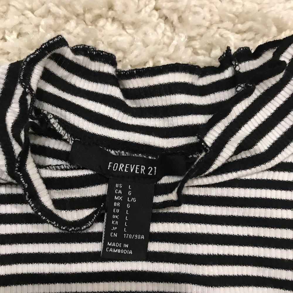 Forever 21 Striped Crop Top (Black & White)